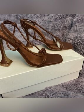 Gorgeous H by Halston Brown Strappy Square-Toe High Heels size 8